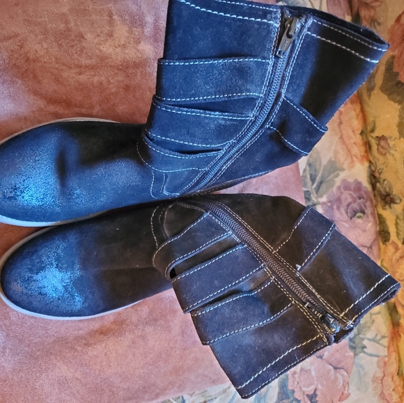 Booties - Picture 2 of 6